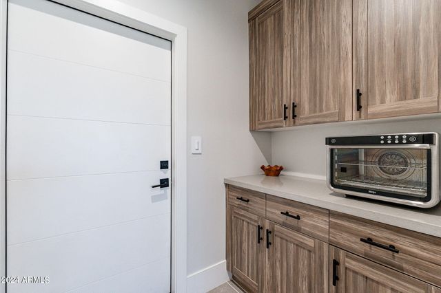 142 E HEARNE Way, Gilbert, AZ 85234