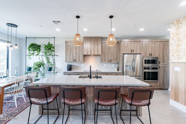 142 E HEARNE Way, Gilbert, AZ 85234