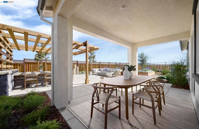 17955 Glen Arbor Way, Lathrop, CA 95330