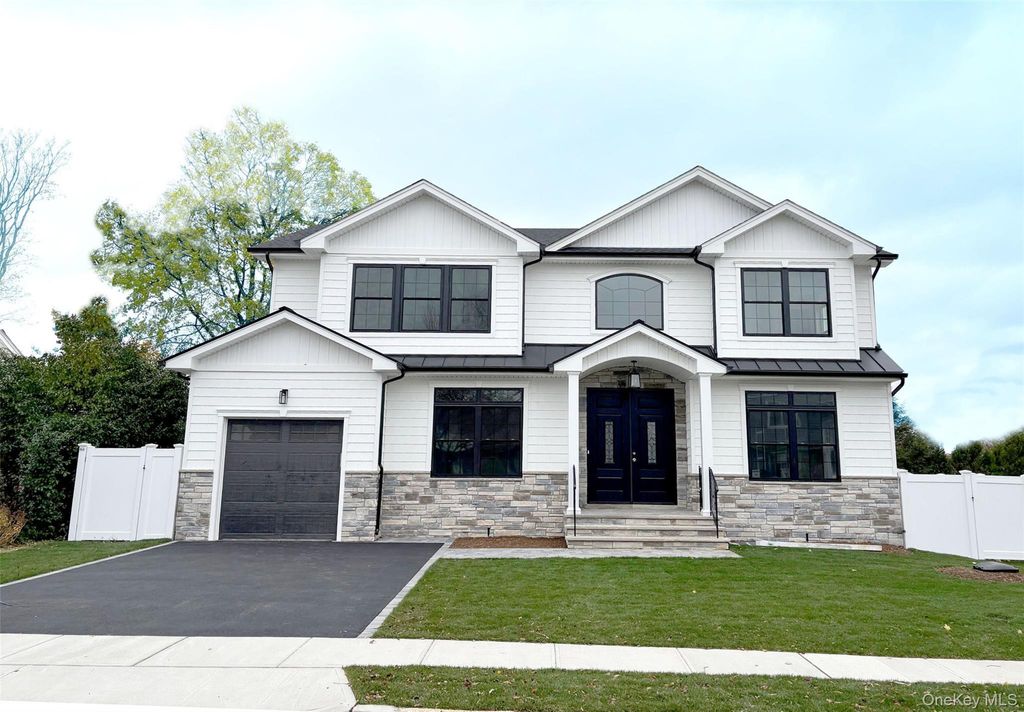 1750 Henry Road, Merrick, NY 11566