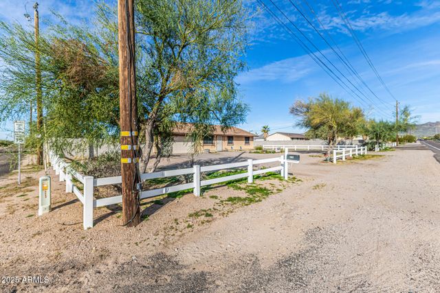 1008 N MERIDIAN Road, Apache Junction, AZ 85120
