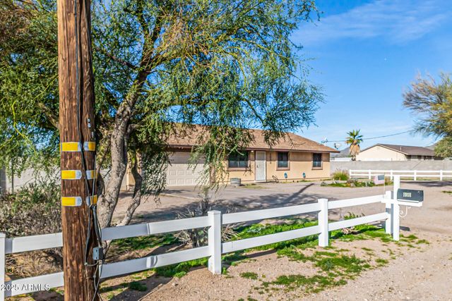 1008 N MERIDIAN Road, Apache Junction, AZ 85120