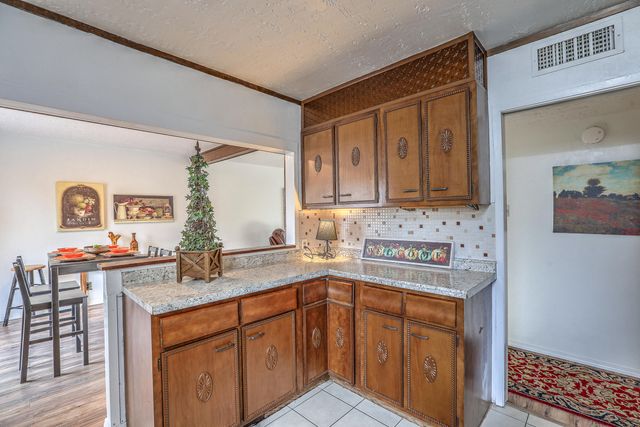 2812 Los Arboles Court NE, Albuquerque, NM 87112