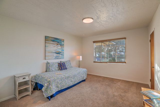 2812 Los Arboles Court NE, Albuquerque, NM 87112