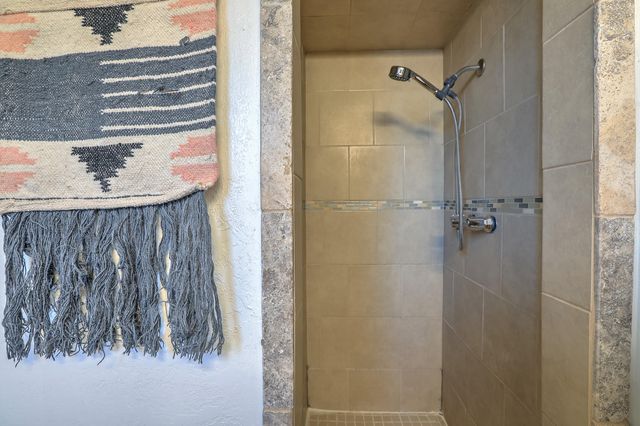 2812 Los Arboles Court NE, Albuquerque, NM 87112