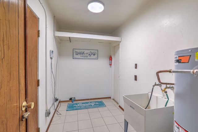 2812 Los Arboles Court NE, Albuquerque, NM 87112