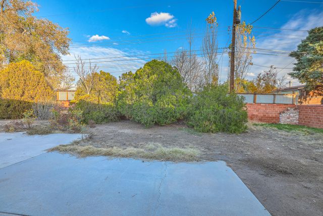 2812 Los Arboles Court NE, Albuquerque, NM 87112