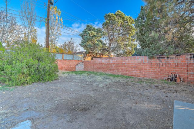 2812 Los Arboles Court NE, Albuquerque, NM 87112