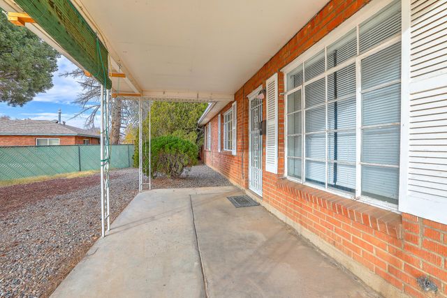 2812 Los Arboles Court NE, Albuquerque, NM 87112