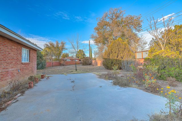 2812 Los Arboles Court NE, Albuquerque, NM 87112