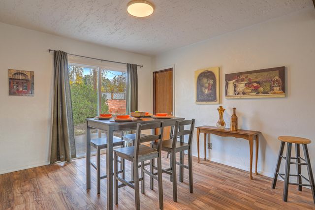 2812 Los Arboles Court NE, Albuquerque, NM 87112