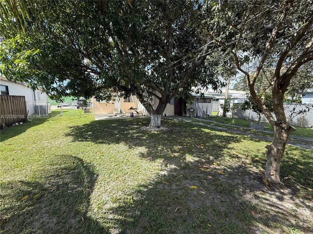 2447 Arthur St, Hollywood, FL 33020