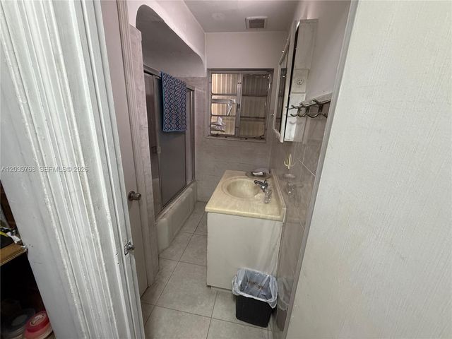 2447 Arthur St, Hollywood, FL 33020