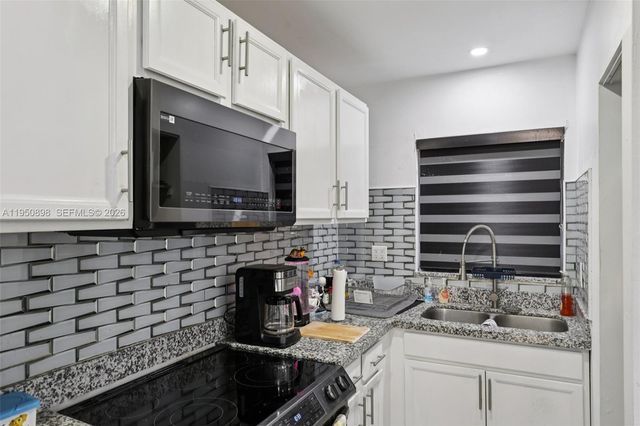 1630 W 46th St 208F, Hialeah, FL 33012