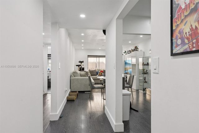 1630 W 46th St 208F, Hialeah, FL 33012