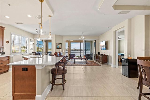 1135 RIVERSCAPE STREET 1135, Bradenton, FL 34208