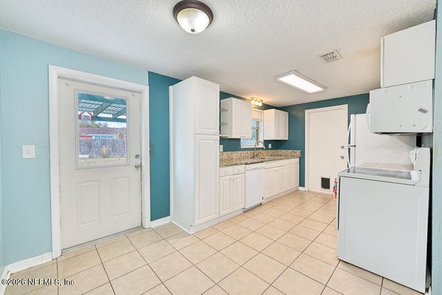 2805 KIOWA Avenue, Orange Park, FL 32065