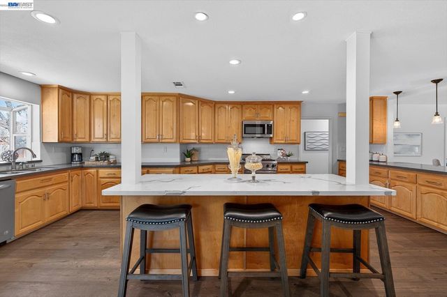 843 Jensen St, Livermore, CA 94550