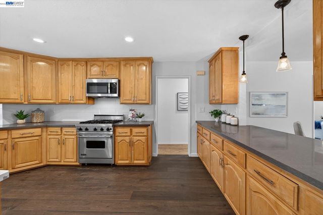 843 Jensen St, Livermore, CA 94550