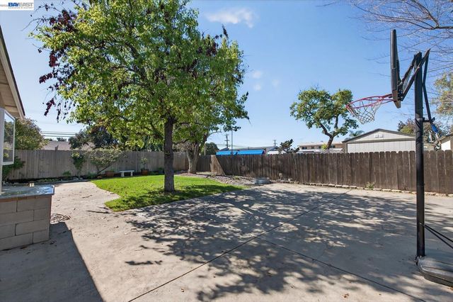 843 Jensen St, Livermore, CA 94550