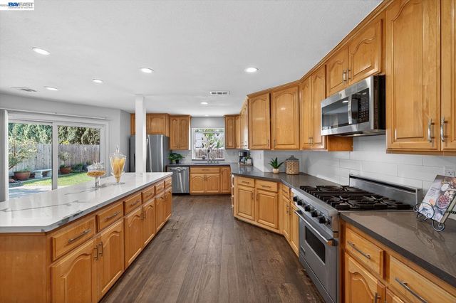 843 Jensen St, Livermore, CA 94550