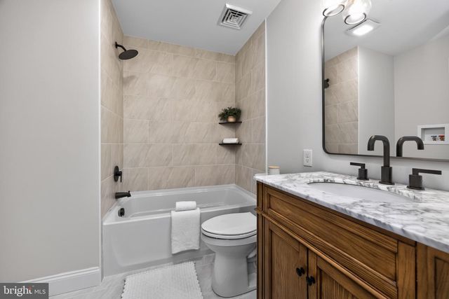 127 GOVERNORS CIR, Downingtown, PA 19335