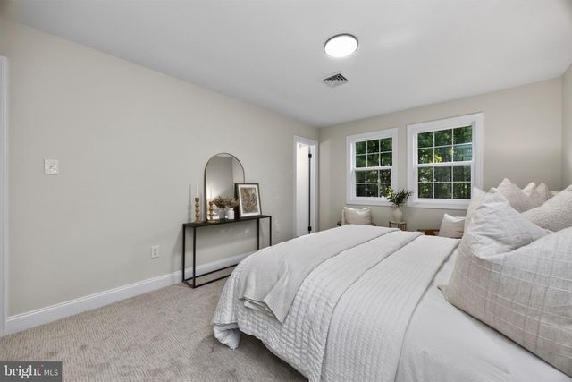 127 GOVERNORS CIR, Downingtown, PA 19335