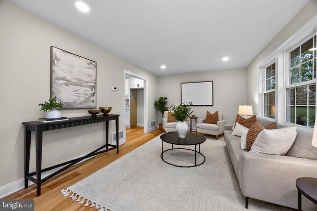 127 GOVERNORS CIR, Downingtown, PA 19335
