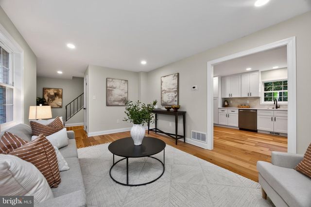 127 GOVERNORS CIR, Downingtown, PA 19335