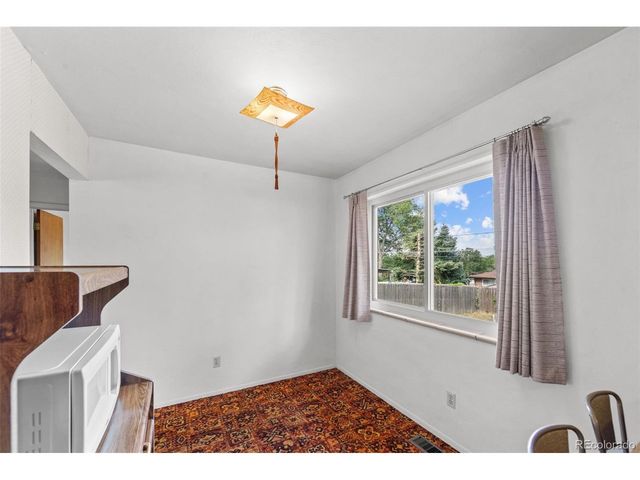 108 Ithaca St, Colorado Springs, CO 80911