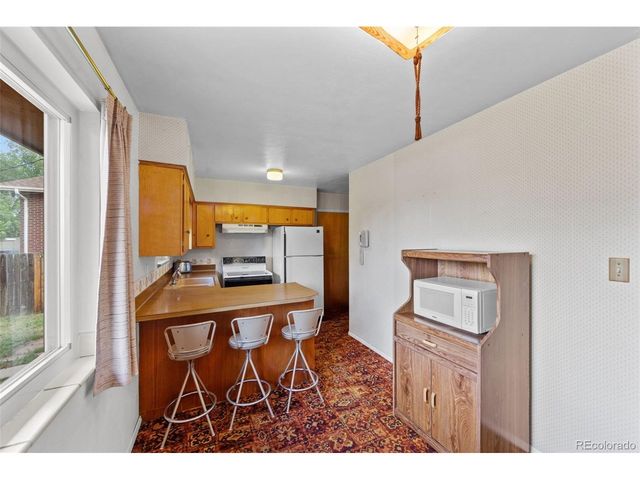 108 Ithaca St, Colorado Springs, CO 80911