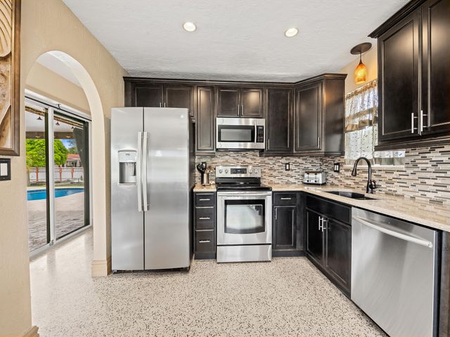 5960 SW 13th Street, Plantation, FL 33317