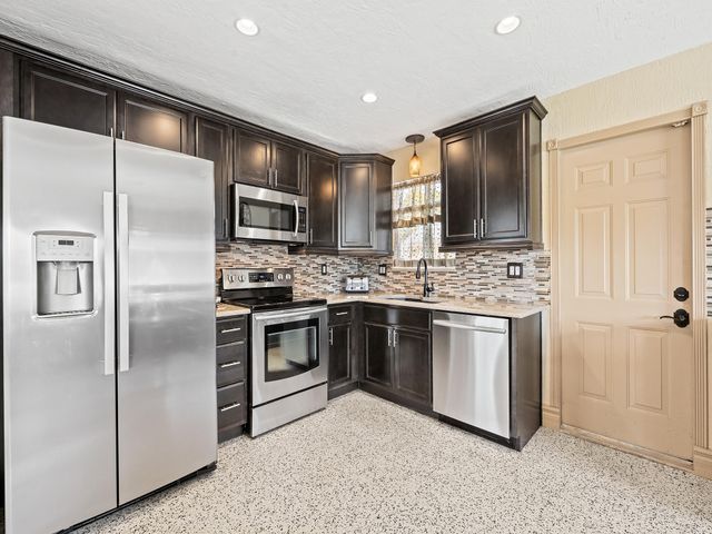 5960 SW 13th Street, Plantation, FL 33317