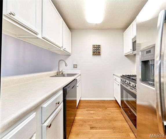 221 Braeshire Drive A, Ballwin, MO 63021