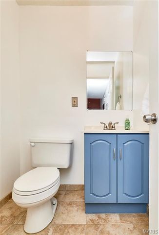 221 Braeshire Drive A, Ballwin, MO 63021