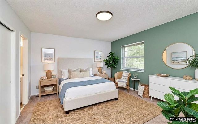 221 Braeshire Drive A, Ballwin, MO 63021