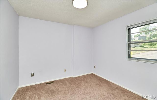 221 Braeshire Drive A, Ballwin, MO 63021