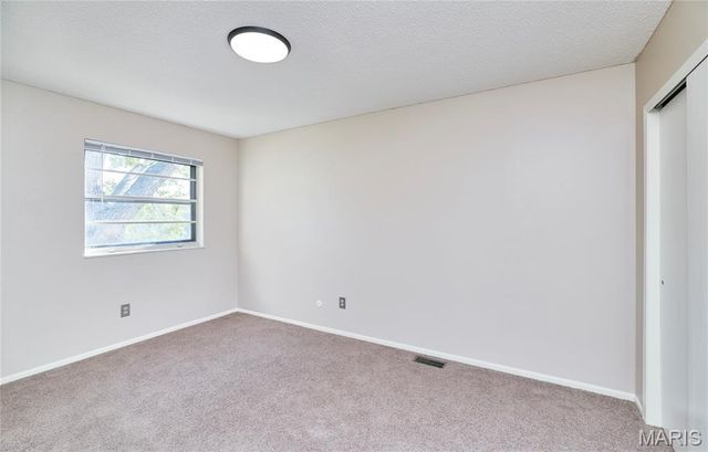 221 Braeshire Drive A, Ballwin, MO 63021