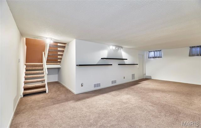 221 Braeshire Drive A, Ballwin, MO 63021