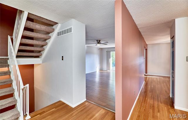 221 Braeshire Drive A, Ballwin, MO 63021