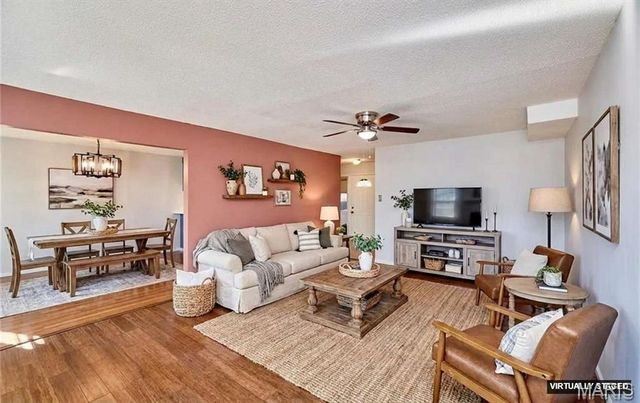 221 Braeshire Drive A, Ballwin, MO 63021