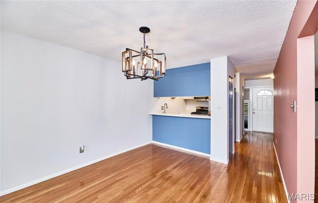 221 Braeshire Drive A, Ballwin, MO 63021