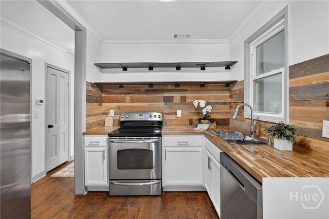 1710 E 41st Street, Savannah, GA 31404