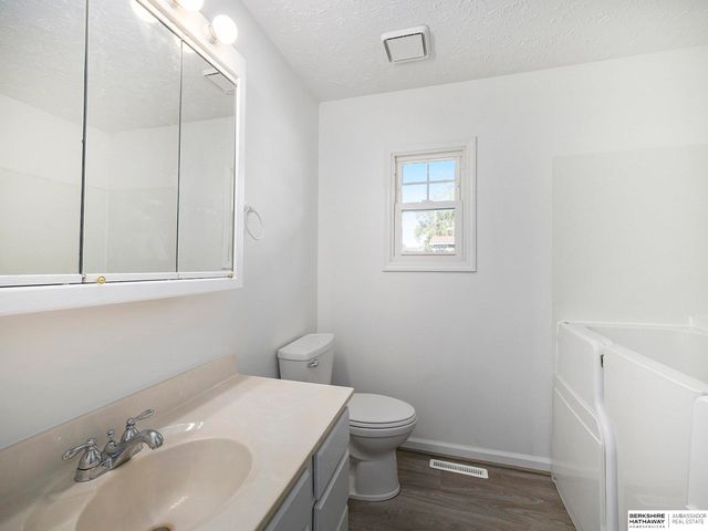 14704 Olive Street, Omaha, NE 68138