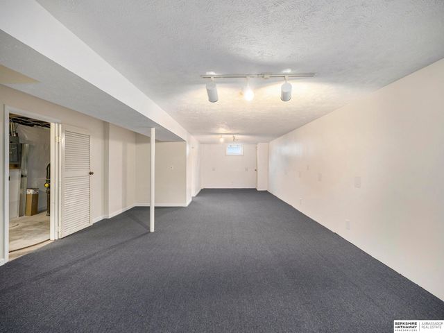 14704 Olive Street, Omaha, NE 68138