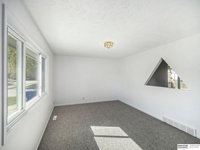 14704 Olive Street, Omaha, NE 68138