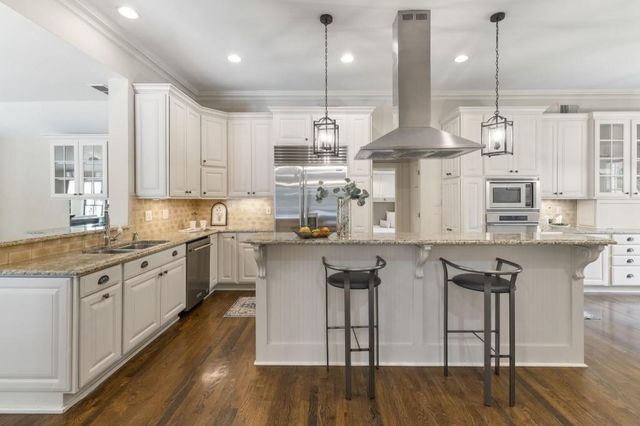 5290 London Drive, Atlanta, GA 30327