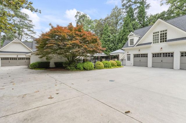5290 London Drive, Atlanta, GA 30327