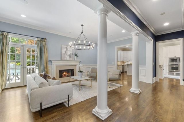 5290 London Drive, Atlanta, GA 30327