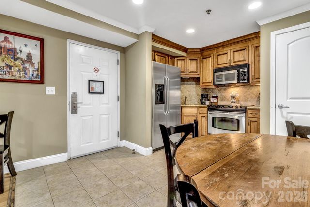 119 Bowling Park Road, Asheville, NC 28803